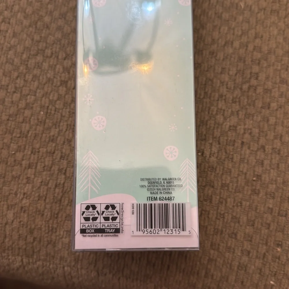 Modern Expressions Christmas Makeup Sponges NEW‎
